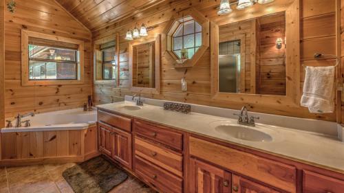 Ένα μπάνιο στο High Country Hideaway