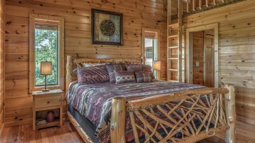 Ένα ή περισσότερα κρεβάτια σε δωμάτιο στο High Country Hideaway