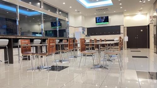 Restoran ili neka druga zalogajnica u objektu Toyoko Inn Osaka Kyobashi Sakuranomiya