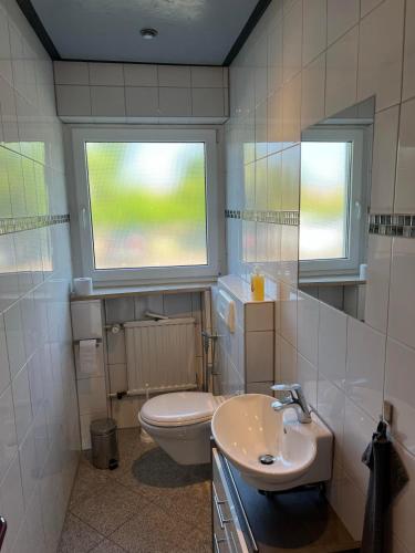 Bilik mandi di promedklinik apartment 4