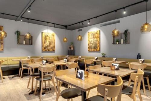 Ein Restaurant oder anderes Speiselokal in der Unterkunft Konvin Hotel by Reykjavik Keflavik Airport 