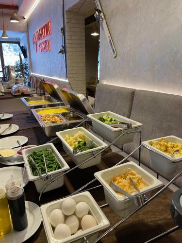 Jídlo v hotelu nebo okolí