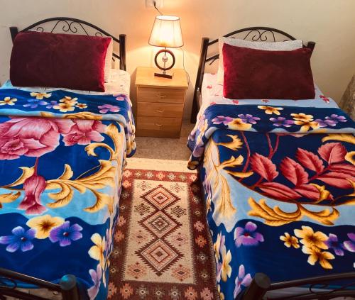 Katil atau katil-katil dalam bilik di IBN Khaldoon