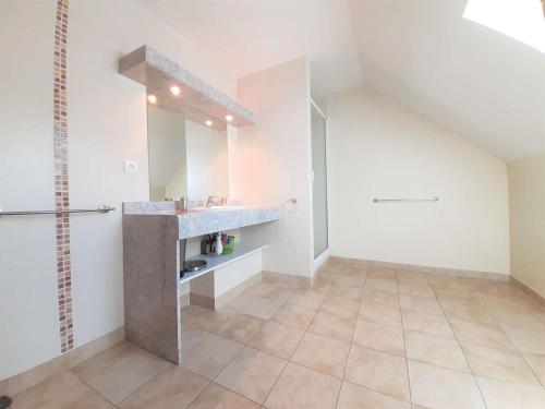 Bathroom sa Appartement Saint-Lary-Soulan, 4 pièces, 9 personnes - FR-1-457-186