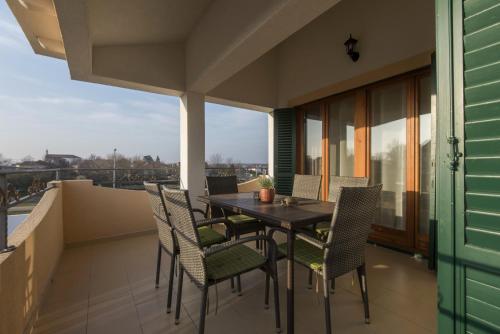 Balkon lub taras w obiekcie Apartment Villa Slavija
