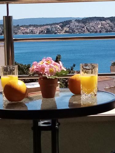 Apartman Mikola with sea view