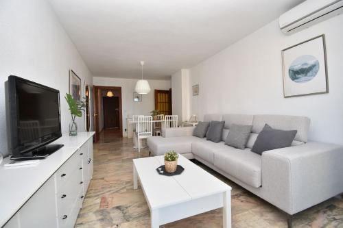 Apartamento vistas al mar y piscina