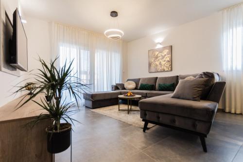 Royal Villa - Luxury Apartment