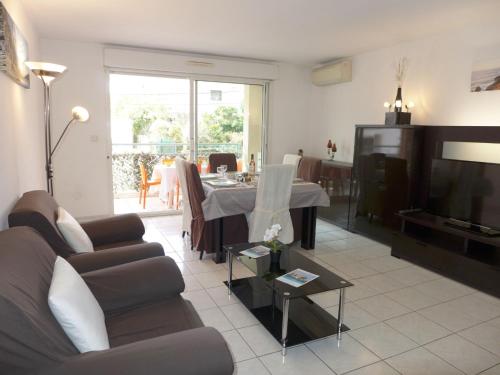 Posezení v ubytování Apartment Le Clos Saint Saens-1 by Interhome