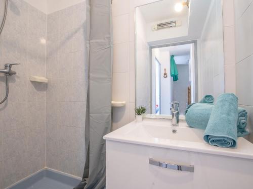 Apartment Les Rives du Lac-7 by Interhome