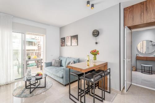 Χώρος καθιστικού στο Adama by Sweett - Mahane Yehuda Apartments
