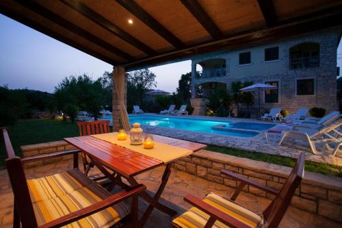 Gallery image of Komun Apartments in Vela Luka