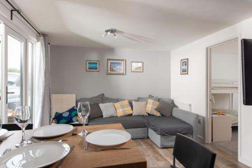 Gallery image of Bushwood-Beautifully Fitted Wooden Lodge Helston Cornwall in Helston