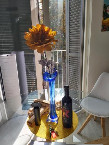 To Be (2B) in Malaga