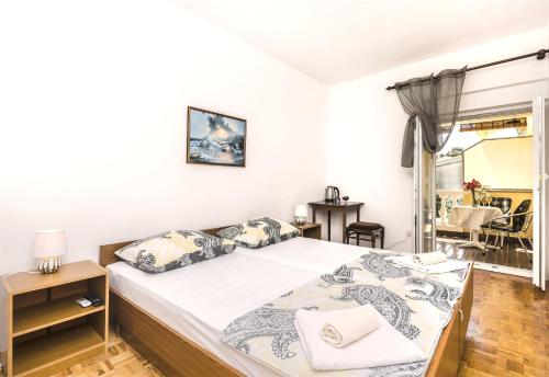 Galeriebild der Unterkunft Apartments and Room Lotus in Tribunj