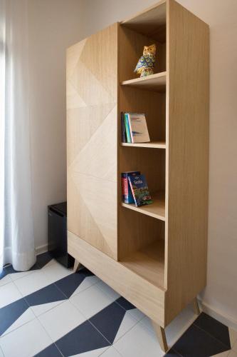 Perpustakaan di apartmen