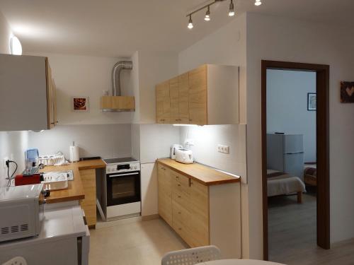O bucătărie sau chicinetă la Arsenal House Budapest