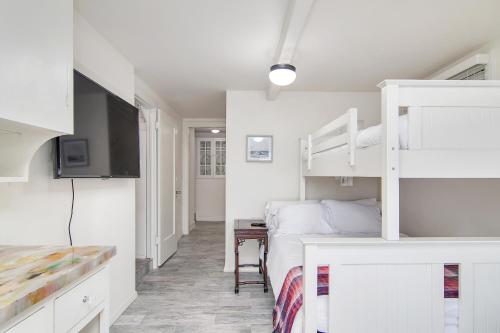 Katil dua tingkat atau katil-katil dua tingkat dalam bilik di Linwood Dreams