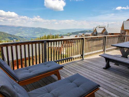 Ein allgemeiner Bergblick oder ein Berglick von des Chalets aus