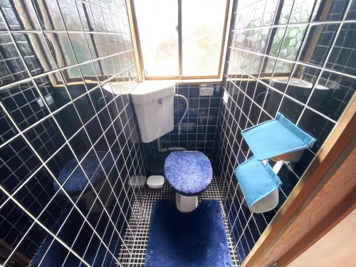 Koupelna v ubytování 「西の横綱」俵山温泉で極上の湯治STAY。物語が始まる場所 -MUKU-