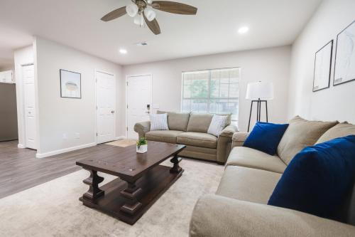 Gallery image of Trailside Townhouse - Close to Downtown & Bike Trails in Bentonville