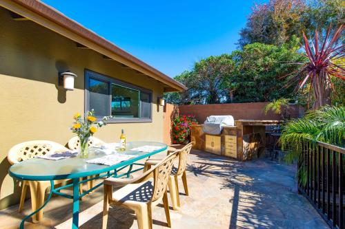 Oceanfront Gem - Fire Pit - Walk to Terra Mar Beach home