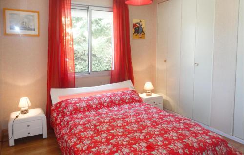 Lova arba lovos apgyvendinimo įstaigoje 2 Bedroom Cozy Home In Nebian