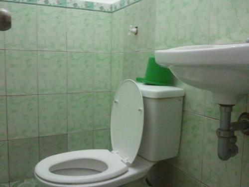 Phòng tắm tại GV Hotel - Camiguin