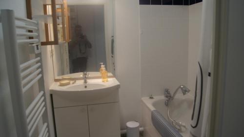 Kúpeľňa v ubytovaní appartement T2 résidence odyssée st Valéry en caux