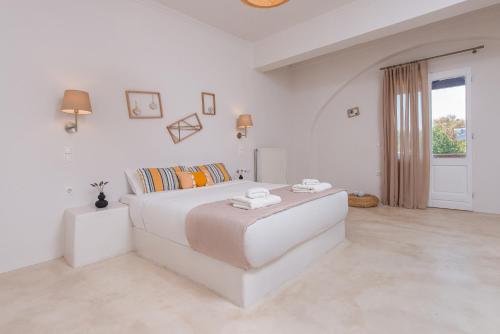 Gallery image of Golden Sunrise Suites in Kamari