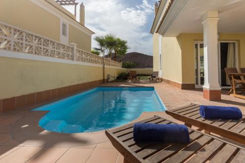 Preciosa Villa Con Piscina Privada - Villa MaPo