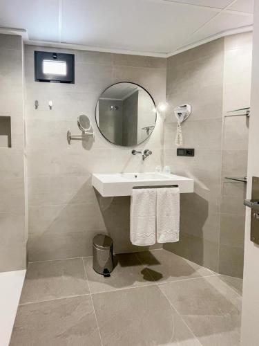Ένα μπάνιο στο Hotel Quatre Llunes