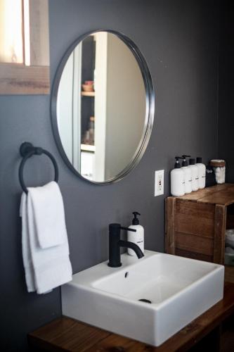 Un baño de Inn at Discovery Coast