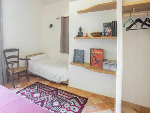 Ένα ή περισσότερα κρεβάτια σε δωμάτιο στο Holiday Home in Mazeyrolles with Garden