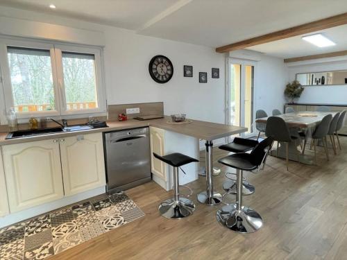 Gîte Lasseube, 5 pièces, 8 personnes - FR-1-384-810