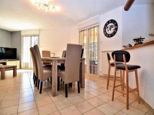 Photo de la galerie de l'établissement Villa in Occitania with Pool and Garden, à Saint-Laurent-la-Vernède