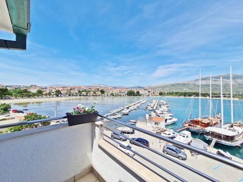 Rooms and Apartments Porat