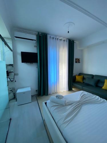Imagen de la galería de Hotel Kristal Borsh, en Borsh