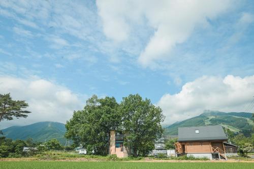 Oval Mountain Lodge