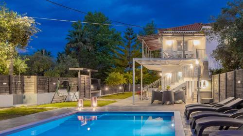 Πισίνα στο ή κοντά στο Ruvelis villa