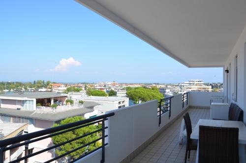 Hotel Residence Sanremoにあるバルコニーまたはテラス