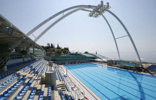 Bazén v ubytování Apartment Rijeka with sea view nebo v jeho okolí