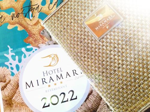 Sijil, anugerah, tanda atau dokumen lain yang dipamerkan di Hotel Miramare