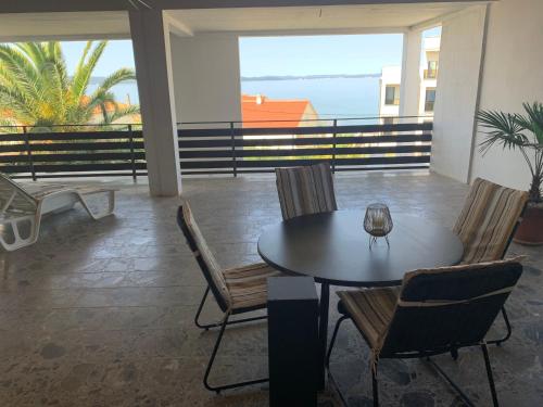 Apartment with large Seaview Terrace