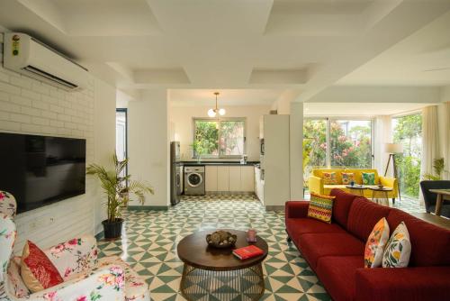 El Tesoro 2BHK Elegant Apartments in Siolim with Pool- 10 mins Drive to Assagaoにあるシーティングエリア