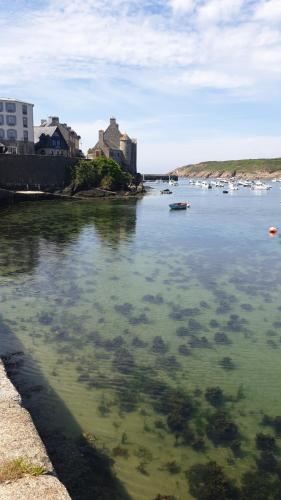 a large body of water with boats in it at Le Drellac'h in Le Conquet