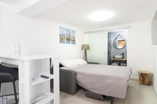 STUDIO TINA in centar with parking