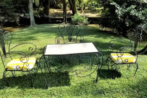 Zahrada ubytování Casa con PILETA al borde del RIO
