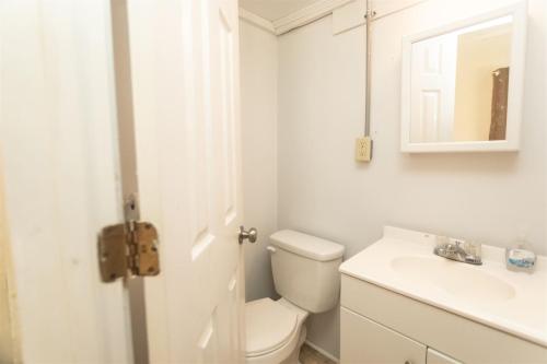 Bilik mandi di Stegall Manor Estates