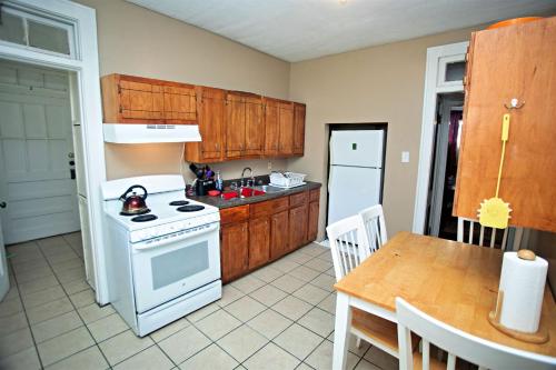 Dapur atau dapur kecil di Stegall Manor Estates